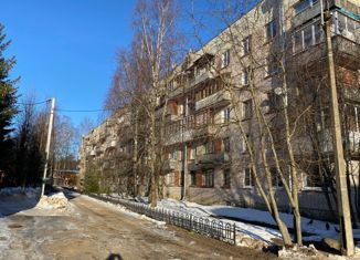 Продам 3-комнатную квартиру, 55.5 м2, посёлок Репино, Песочная улица, 10