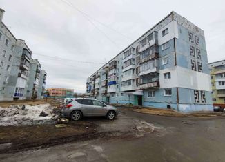 Продам двухкомнатную квартиру, 52.7 м2, поселок городского типа Бачатский, улица Л. Шевцовой, 66