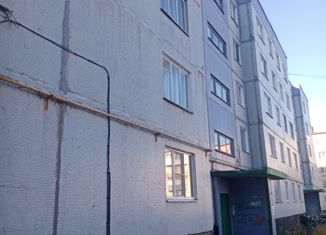 Продается двухкомнатная квартира, 46.8 м2, Чудово, улица Гречишникова, 2