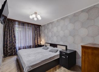 Продам трехкомнатную квартиру, 57.5 м2, Троицк, микрорайон В, 2