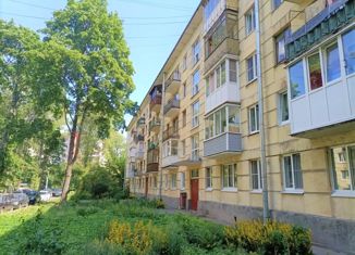 Продам 1-ком. квартиру, 31 м2, Санкт-Петербург, улица Ленсовета, 57, метро Звёздная