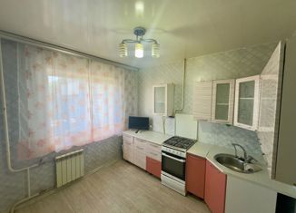 Продажа 4-комнатной квартиры, 76.2 м2, Амурск, Октябрьский проспект, 10