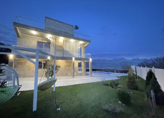 Продаю дом, 420 м2, село Весёлое, Ереванская улица, 32А