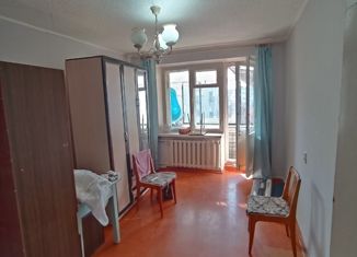 Продам 2-ком. квартиру, 47 м2, Чебаркуль, улица Карпенко, 17В