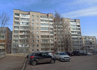 Продам 2-ком. квартиру, 49.1 м2, Кирово-Чепецк, Сосновая улица, 12