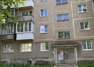 Продам трехкомнатную квартиру, 59 м2, Ревда, улица Цветников, 4А