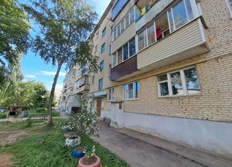 Продается двухкомнатная квартира, 46.3 м2, Малоярославец, Коммунистическая улица, 4