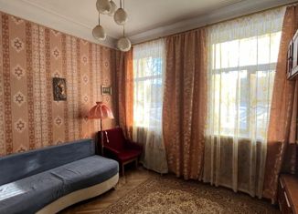Продам 2-комнатную квартиру, 49 м2, Петергоф, Суворовская улица, 3к2