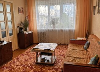 Продаю 4-ком. квартиру, 63 м2, Лысьва, улица Металлистов, 21