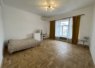 Сдам 3-ком. квартиру, 90 м2, Москва, улица Серафимовича, 2, улица Серафимовича
