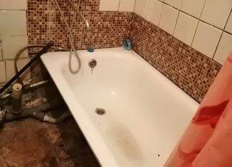 Продается четырехкомнатная квартира, 59 м2, Ермолино, улица Мичурина, 7