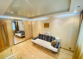 Продаю 2-ком. квартиру, 45 м2, Клин, улица Карла Маркса, 43А