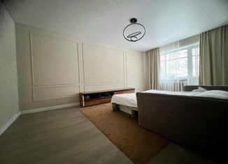 Продается однокомнатная квартира, 37 м2, Новоуральск, улица Чурина, 7/2