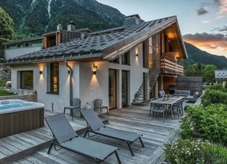 Продаю дом, 220 м2, посёлок городского типа Красная Поляна, улица Пчеловодов, 34