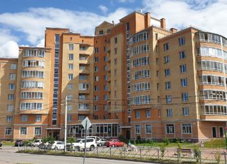 Продается 2-комнатная квартира, 82.8 м2, поселок городского типа Синявино, улица Кравченко, 11