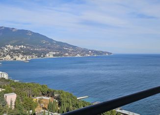 Продается 2-комнатная квартира, 55.1 м2, Ялта, улица Коммунаров, 20Б