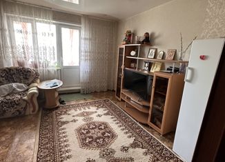 Продам 2-комнатную квартиру, 52 м2, поселок городского типа Бачатский, улица Л. Шевцовой, 71