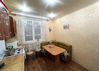Продаю четырехкомнатную квартиру, 72 м2, Мелеуз, улица Кочеткова, 5