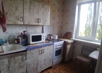 Трехкомнатная квартира на продажу, 57 м2, Ишимбай, улица Чкалова, 3