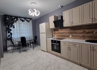 Сдача в аренду 2-ком. квартиры, 60 м2, Краснодар, улица Евгении Жигуленко, 13с1