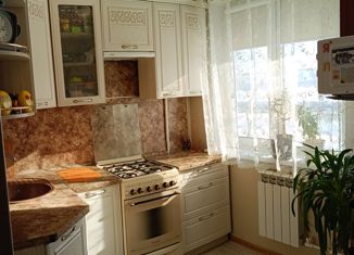 Продается 4-комнатная квартира, 61 м2, Оренбург, улица Берёзка, 8, жилой район Степной