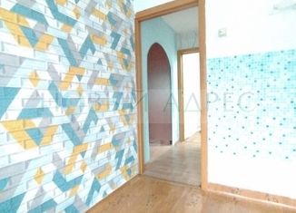 Продам 3-комнатную квартиру, 43 м2, Большой Камень, улица Карла Маркса, 1