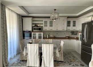 Продам двухкомнатную квартиру, 75 м2, Москва, улица Герасима Курина, 26, улица Герасима Курина