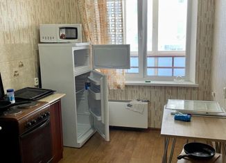 Сдается в аренду 2-комнатная квартира, 60 м2, Волгоград, проспект имени В.И. Ленина, 72Б