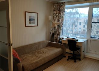 Трехкомнатная квартира на продажу, 71.4 м2, Санкт-Петербург, Замшина улица, 33, метро Площадь Мужества