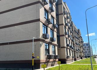 Продажа 1-ком. квартиры, 35 м2, Набережные Челны, улица Назипа Зиатдинова, 7