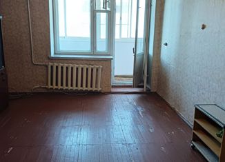 Продам трехкомнатную квартиру, 64 м2, Далматово, улица 4-го Уральского полка, 64