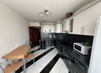 Двухкомнатная квартира в аренду, 71.9 м2, Санкт-Петербург, Комендантская площадь, 8, Комендантская площадь