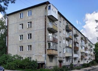 Продаю 2-ком. квартиру, 30 м2, Гатчина, улица Володарского, 28