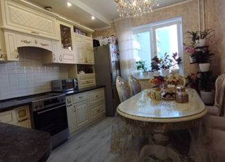 Продается 2-ком. квартира, 60 м2, Екатеринбург, Кунарская улица, 34, Железнодорожный район