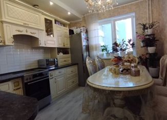 Продается 2-ком. квартира, 60 м2, Екатеринбург, Кунарская улица, 34, Кунарская улица