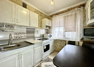 Продам 3-комнатную квартиру, 62 м2, Краснодар, улица Гидростроителей, 51, улица Гидростроителей