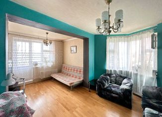 Продаю 2-комнатную квартиру, 59.3 м2, Москва, проспект Защитников Москвы, 5, проспект Защитников Москвы