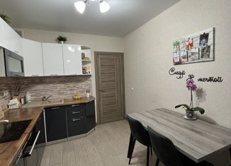 Продажа 2-комнатной квартиры, 46 м2, Батайск, ЖК Южный Берег, улица Половинко, 280/3к1