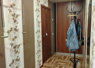 Продаю 2-ком. квартиру, 54 м2, Луга, улица Кингисеппа, 5