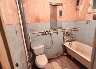 Продаю 2-комнатную квартиру, 40.2 м2, Альметьевск, улица Ленина, 32А