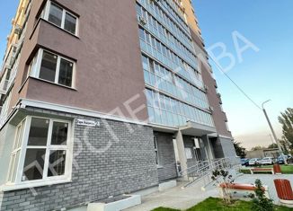 Продается 2-ком. квартира, 53 м2, Волгоград, Кировский район, улица Гаря Хохолова, 2