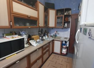 Продаю 2-комнатную квартиру, 69 м2, Омск, улица Желиховского, 88