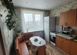 Продажа 3-ком. квартиры, 63 м2, посёлок городского типа Кардымово, улица Каменка, 15