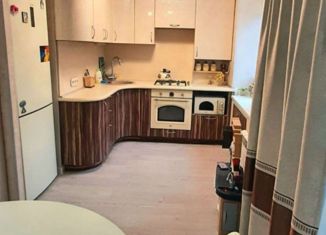 Продам 3-ком. квартиру, 62 м2, Нижний Новгород, улица Федосеенко, 32, улица Федосеенко