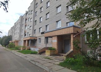 Продам двухкомнатную квартиру, 48.3 м2, Калужская область, улица Победы, 12