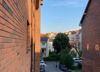 Продам 2-комнатную квартиру, 63.9 м2, Пионерский, Пионерская улица, 1А