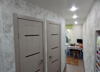 Продается 2-комнатная квартира, 43.2 м2, поселок городского типа Светлый, улица Коваленко, 10