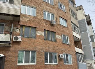 2-комнатная квартира на продажу, 49 м2, посёлок городского типа Новошахтинский, Юбилейная улица, 3