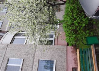Продаю трехкомнатную квартиру, 70.5 м2, Новозыбков, Советская площадь, 41