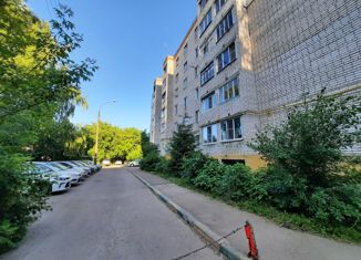 Продам 1-ком. квартиру, 37 м2, Нижний Новгород, улица Петровского, 5А